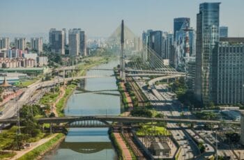 ForbesSaude-SaoPaulo-Insalubre-030321-GettyImagesStockLapse-900x600 (1)